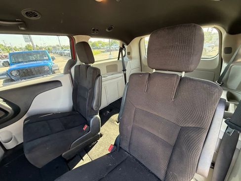 Used 2014 Dodge Grand Caravan SE FWD image 24