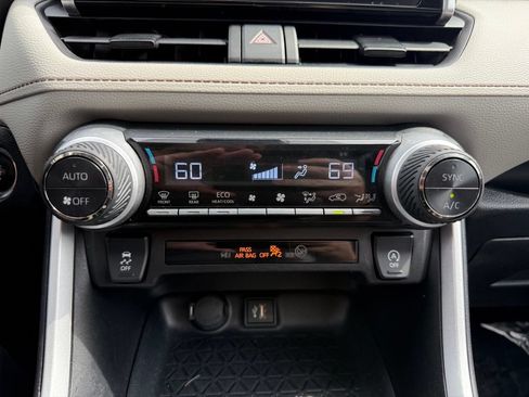 Used 2025 Toyota RAV4 XLE w/ Convenience Package AWD/4WD image 27