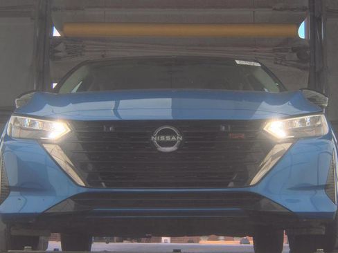 Certified 2024 Nissan Sentra SR FWD image 6