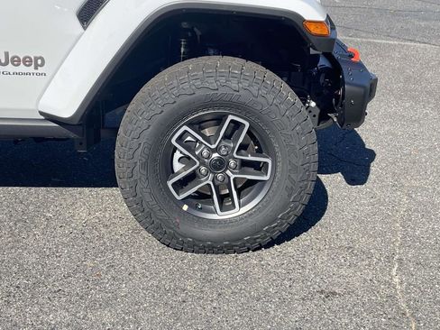 New 2026 Jeep Gladiator Mojave AWD/4WD image 13