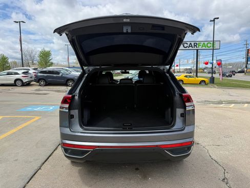 Used 2022 Volkswagen Atlas Cross Sport SE AWD/4WD image 10