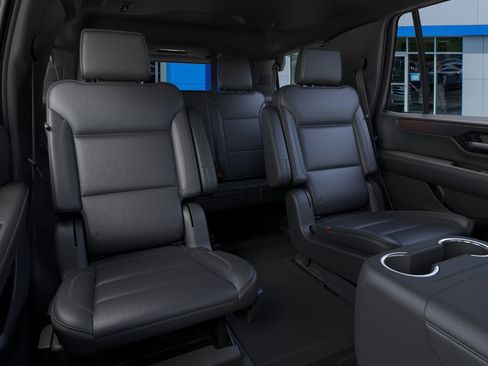 New 2025 GMC Yukon Denali w/ Denali Reserve Package image 17