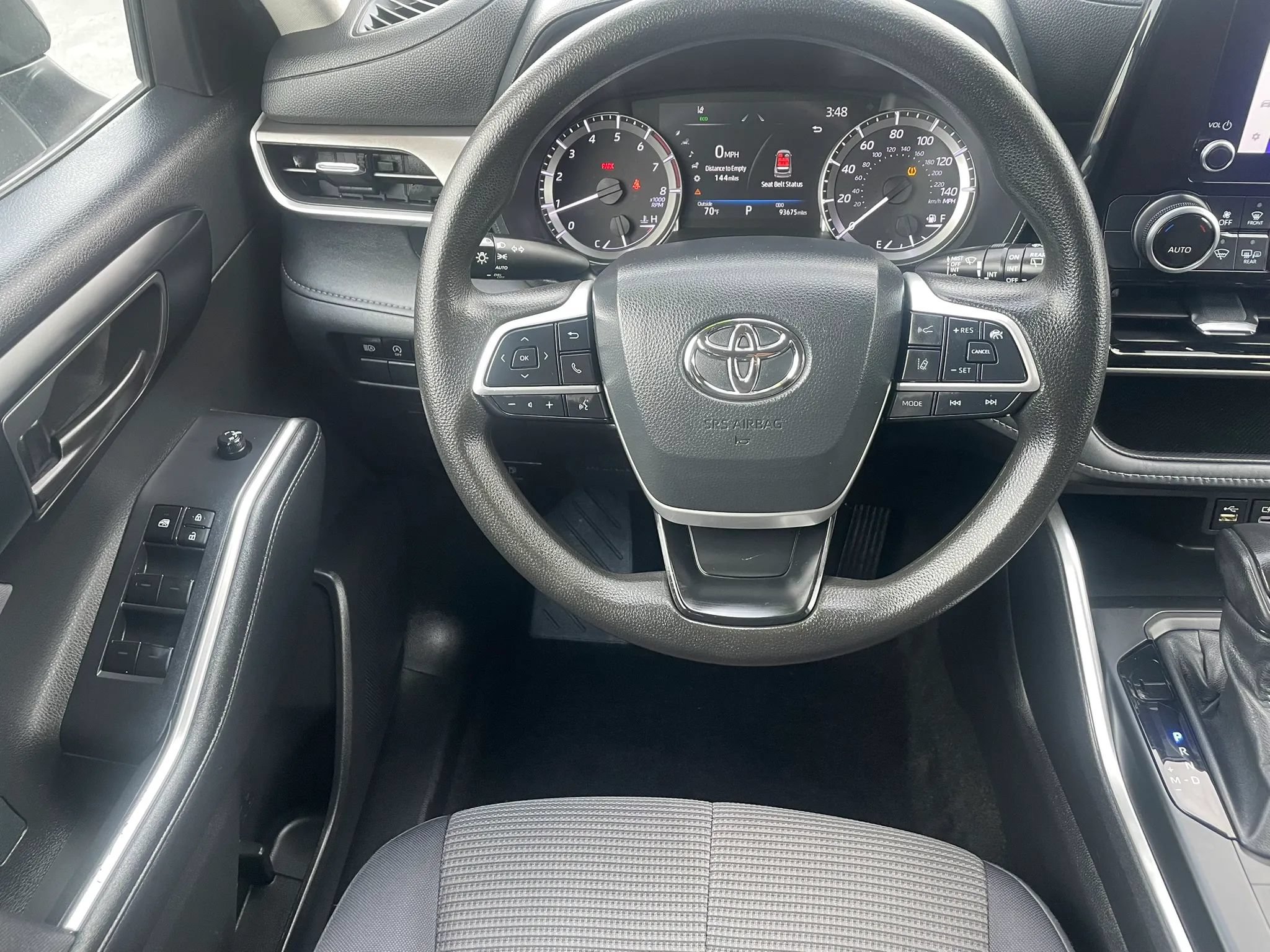 Used 2023 Toyota Highlander L FWD image 11