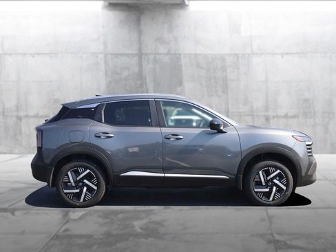 New 2026 Nissan Kicks SV w/ SV Premium Package FWD image 5