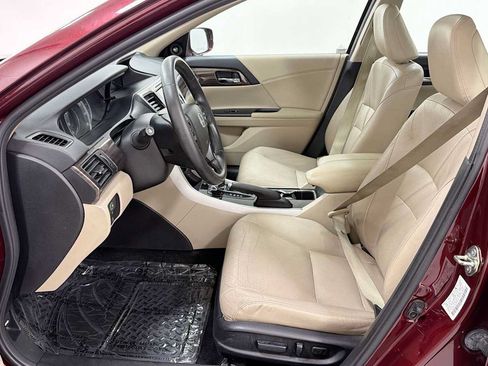 Used 2017 Honda Accord Touring image 13