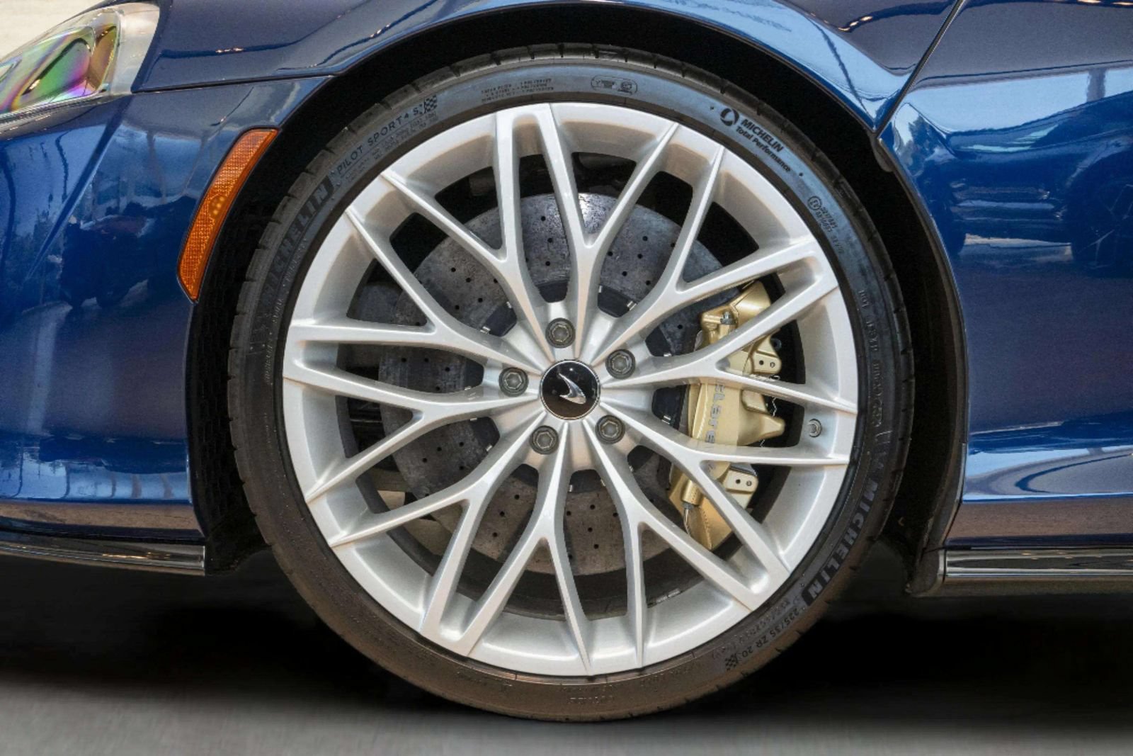 Used 2023 McLaren GT RWD image 8