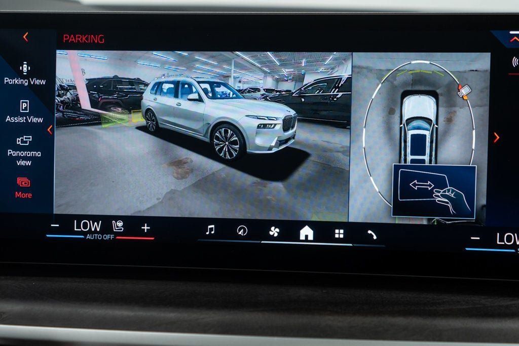 Used 2025 BMW X7 xDrive40i AWD/4WD image 32