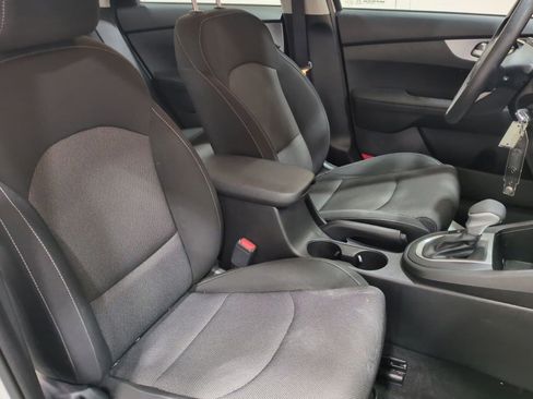 Certified 2023 Kia Forte LXS w/ LXS Technology Package FWD image 10