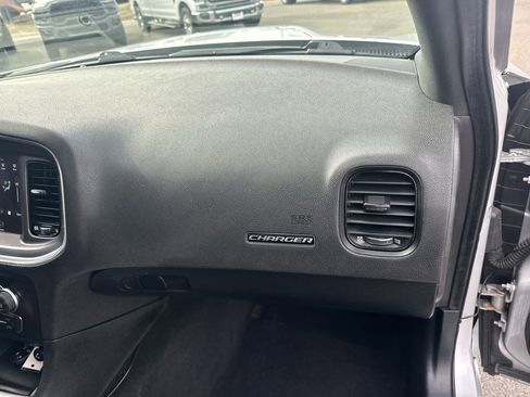 Used 2022 Dodge Charger R/T w/ Blacktop Package image 30