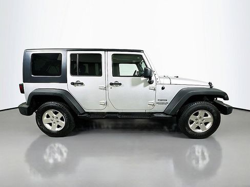 Used 2010 Jeep Wrangler Unlimited Sport AWD/4WD image 8