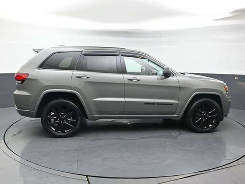 Used 2021 Jeep Grand Cherokee Laredo X AWD/4WD image 6