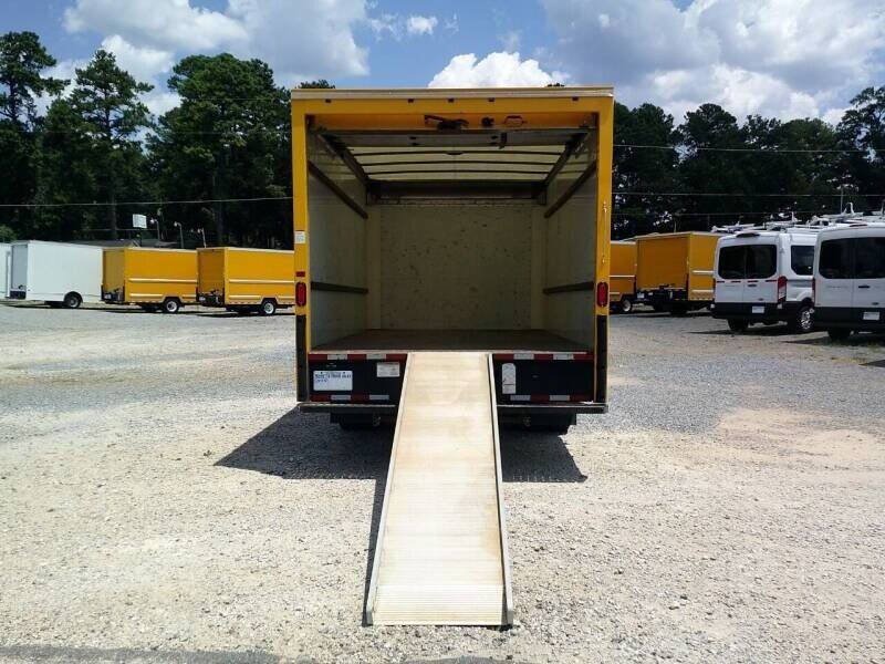 Used 2021 GMC Savana 3500 Extended w/ Power Convenience Package RWD image 6