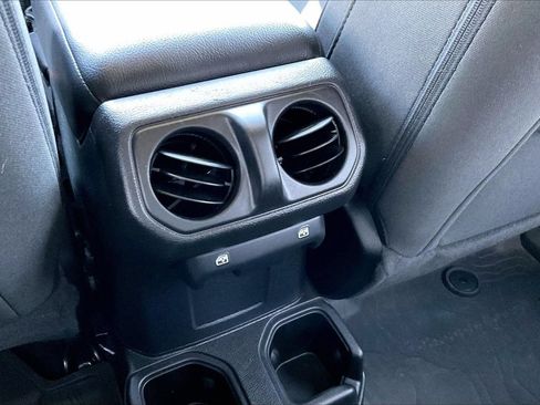 Used 2023 Jeep Gladiator Sport AWD/4WD image 15