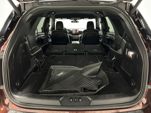 Used 2020 Ford Explorer XLT w/ Equipment Group 202A AWD/4WD image 33
