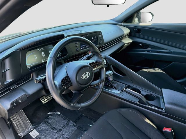 Certified 2025 Hyundai Elantra Sport FWD image 9
