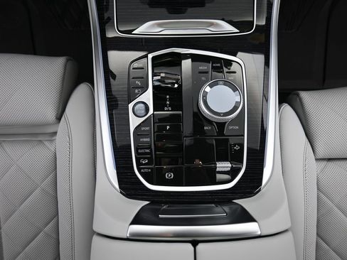 New 2026 BMW X5 xDrive50e w/ Executive Package image 14