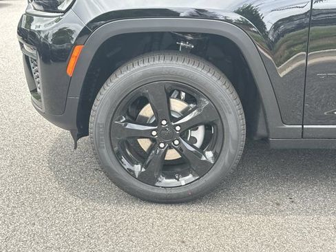New 2026 Jeep Grand Cherokee Limited AWD/4WD image 11