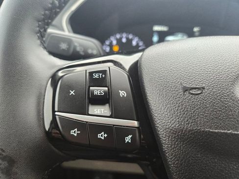 Used 2022 Ford Escape SE w/ SE Sport Appearance Package image 18