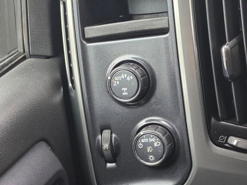 Used 2018 Chevrolet Silverado 1500 LT w/ LT Eassist Package image 21