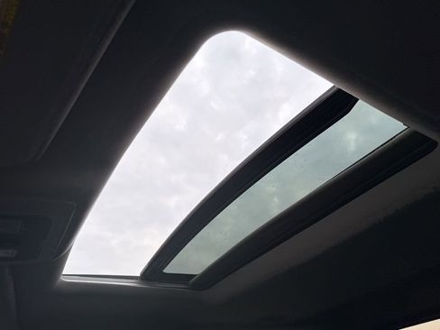 Used 2014 RAM 1500 Limited image 9