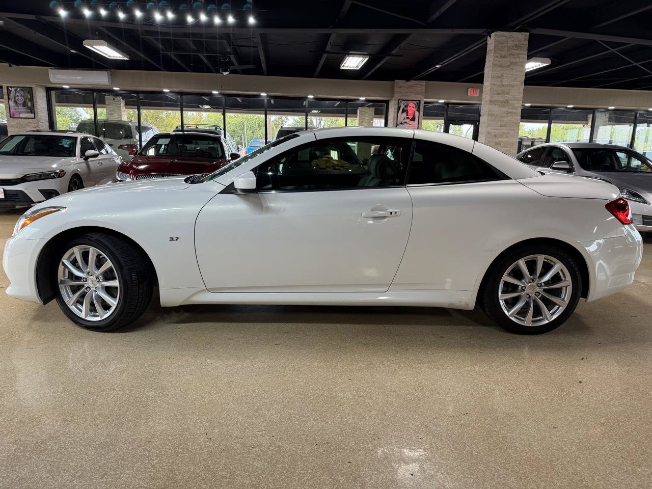 Used 2014 INFINITI Q60 Convertible w/ Premium Package RWD image 6