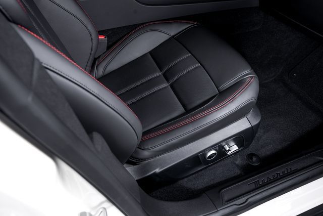 Used 2024 Maserati Levante GT Ultima AWD/4WD image 54
