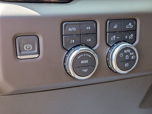 Used 2023 GMC Sierra 1500 Denali AWD/4WD image 17