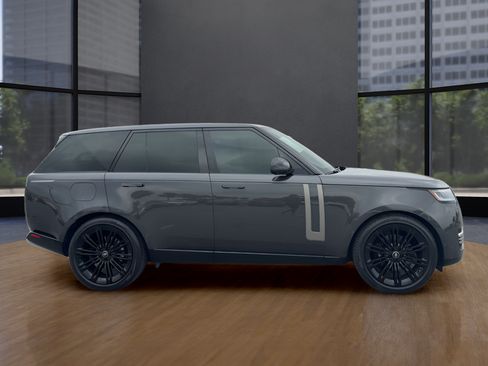 Used 2023 Land Rover Range Rover SE AWD/4WD image 4
