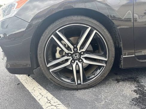 Used 2016 Honda Accord Sport image 11