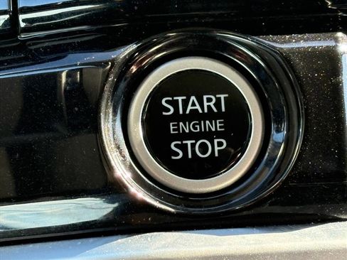 Used 2024 Nissan Pathfinder SV image 12