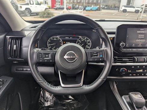 Certified 2024 Nissan Pathfinder SV w/ SV Premium Package image 25