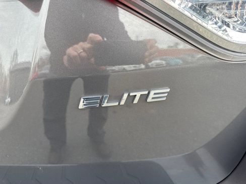 Used 2016 Honda Odyssey Touring Elite image 10