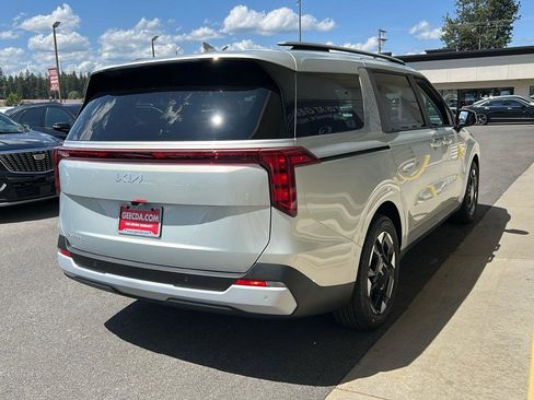 New 2026 Kia Carnival EX image 4