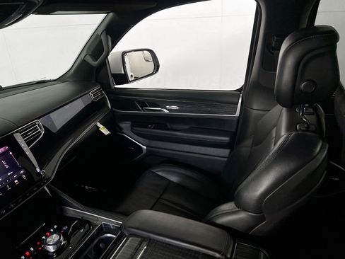 Used 2022 Jeep Wagoneer Series III w/ Convenience Group I image 24