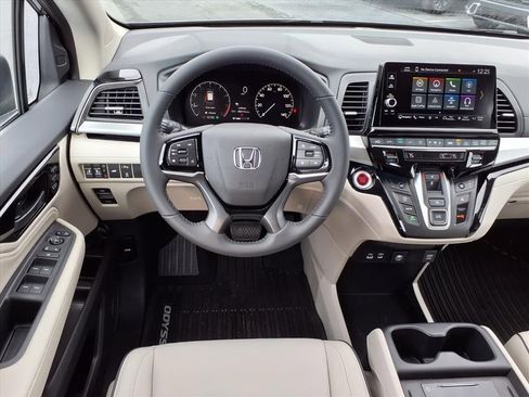 New 2026 Honda Odyssey Touring image 15