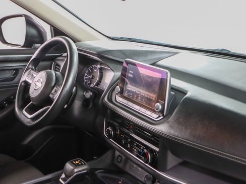 Used 2024 Nissan Rogue S FWD image 25