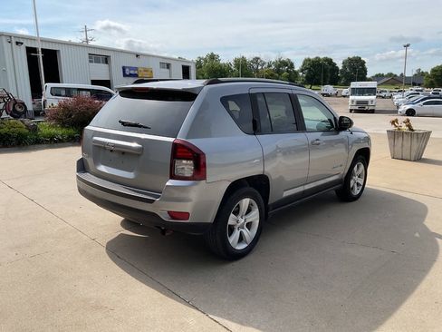Used 2015 Jeep Compass Sport w/ Power Value Group AWD/4WD image 10