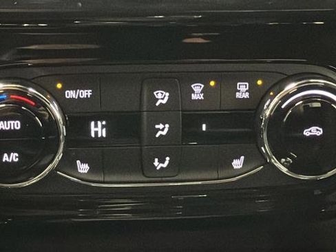 New 2026 Chevrolet Trax RS w/ Sunroof Package FWD image 18