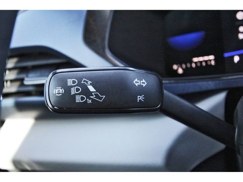 Used 2022 Volkswagen Taos SE image 21