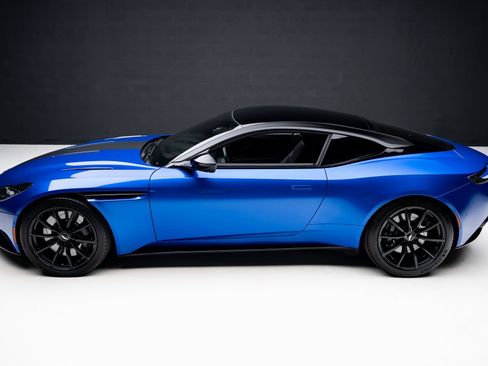 Used 2020 Aston Martin DB11 AMR image 19