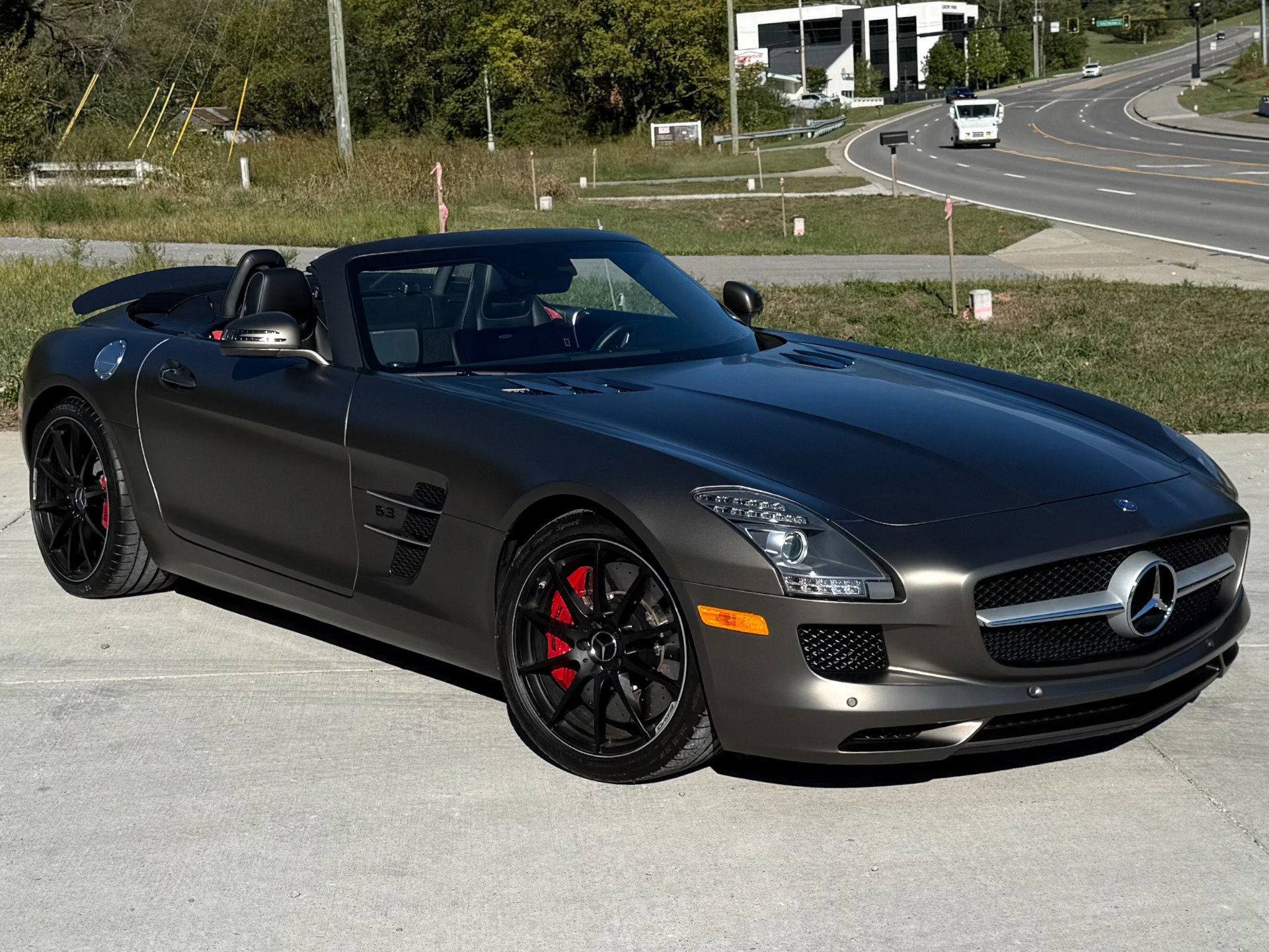 Used 2012 Mercedes-Benz SLS AMG Roadster image 1