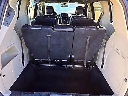 Used 2017 Dodge Grand Caravan SXT image 14