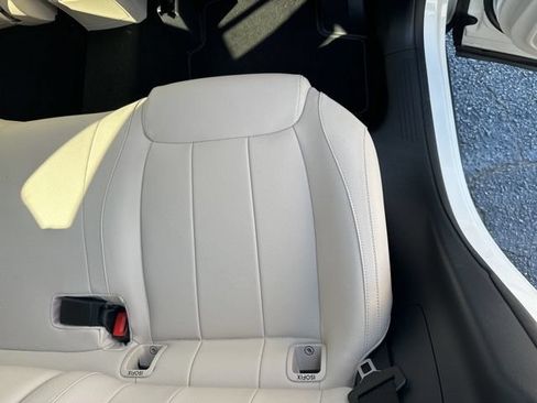 Used 2025 Mercedes-Benz GLA 250 4MATIC image 28