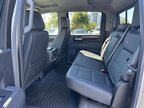 Used 2025 Chevrolet Silverado 2500 LTZ w/ LTZ Convenience Package image 31