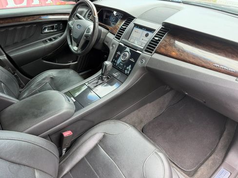 Used 2017 Ford Taurus Limited FWD image 19