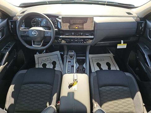 New 2026 Nissan Pathfinder Platinum FWD image 12