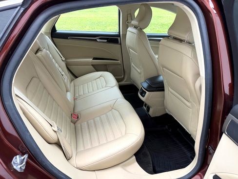 Used 2016 Ford Fusion Energi SE image 15