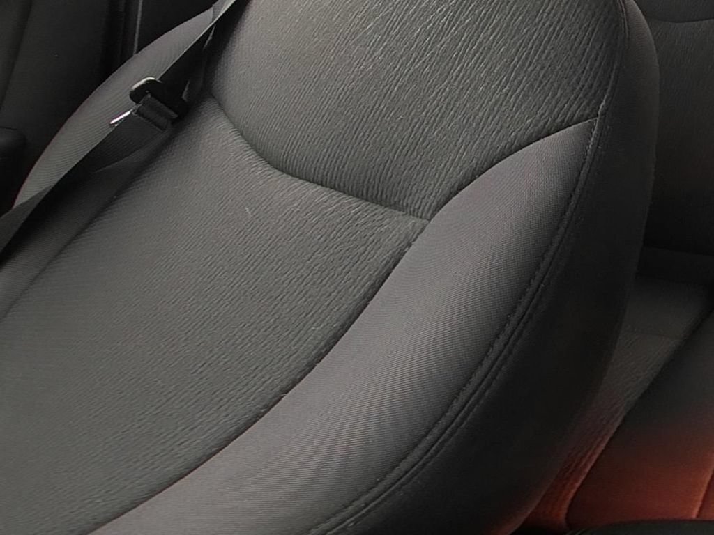 Used 2012 Chrysler 200 Touring FWD image 12