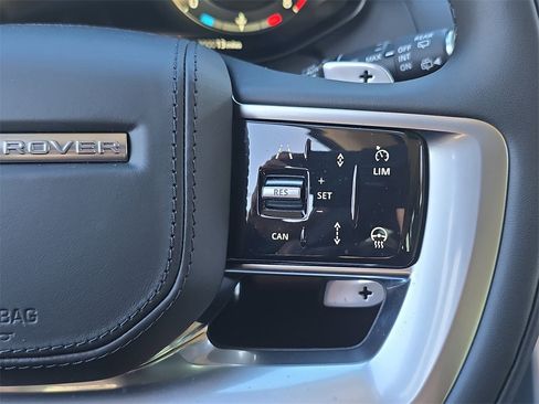 New 2025 Land Rover Range Rover Long Wheelbase SE image 19