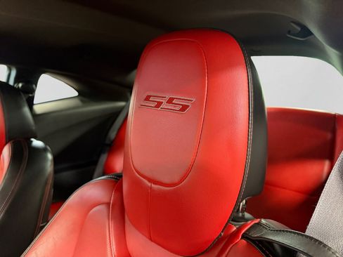 Used 2010 Chevrolet Camaro SS w/ RS Package RWD image 32